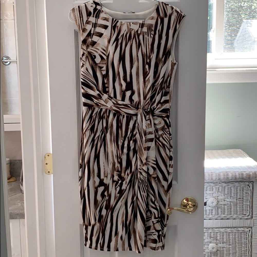 Sleeveless white and brown print dress